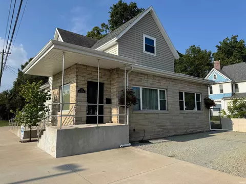 119 W 9th St, Rochester, IN 46975
