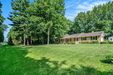 7650 12th Rd, Plymouth, IN 46563