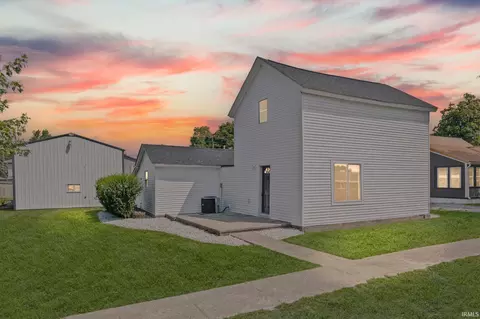 114 E North St, Remington, IN 47977