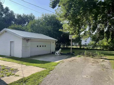 321 Grant St, Lagrange, IN 46761 photo 3