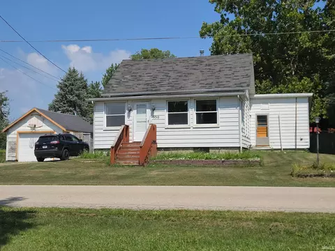 930 W Maple St, Waterloo, IN 46793 photo 2