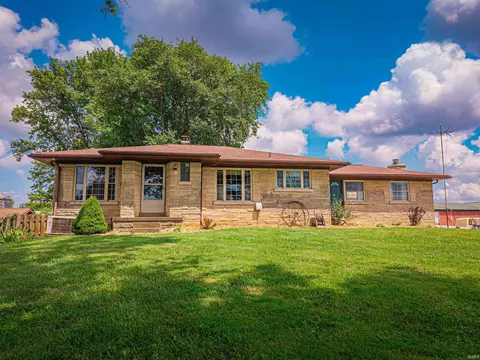 9830 Winery Rd, Wadesville, IN 47638