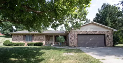 9075 W Harper Lake Rd, Kimmell, IN 46760