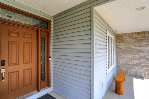 Entry Way - 5582 Mansfield Pl, Centerville, IN 47330 photo 1 of 2