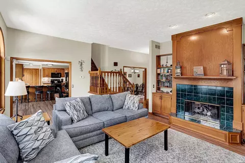 Living - 5582 Mansfield Pl, Centerville, IN 47330 photo 1 of 3