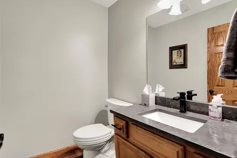 Bath - 5582 Mansfield Pl, Centerville, IN 47330 photo 1 of 4