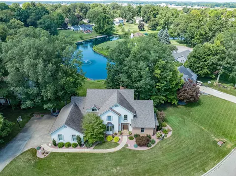 351 E Deerwood Ct, Warsaw, IN 46582