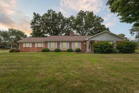 9803 Sunnyside Dr, Plymouth, IN 46563