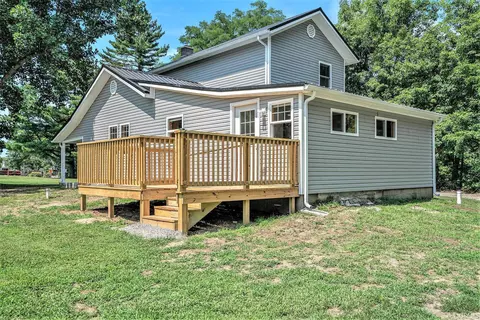 310 E Main St, Larwill, IN 46764 photo 1