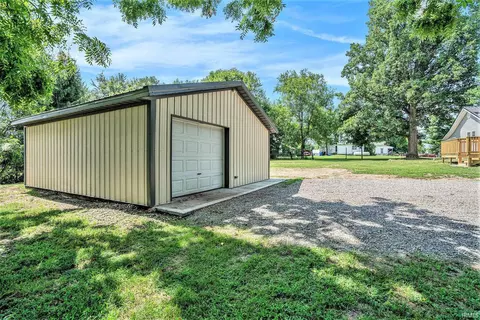 310 E Main St, Larwill, IN 46764 photo 4