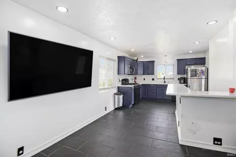 Kitchen - 1913 E Fox St, South Bend, IN 46613 photo 1 of 3