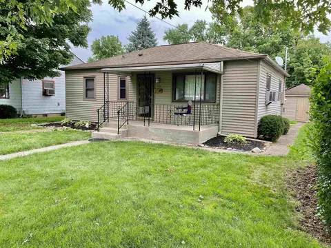 908 Phillip St, Auburn, IN 46706