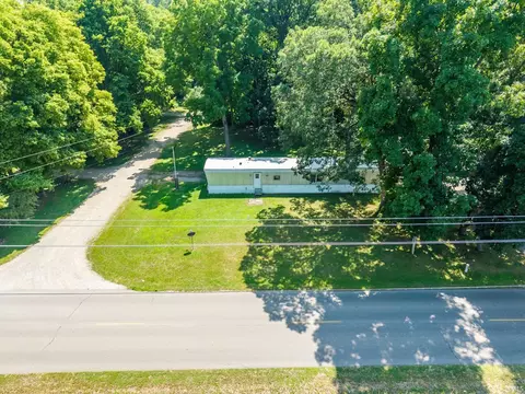 4849 N 3 Rd Pl, Leesburg, IN 46538