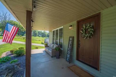 656 Hayes Rd, Bedford, IN 47421 photo 3