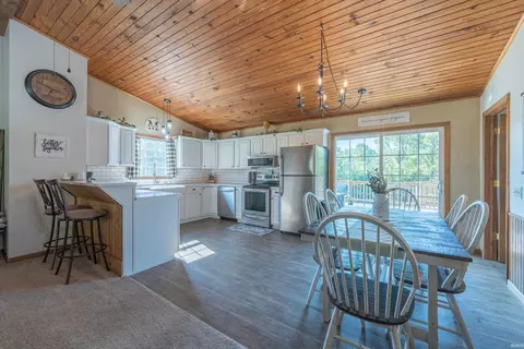 656 Hayes Rd, Bedford, IN 47421 photo 9