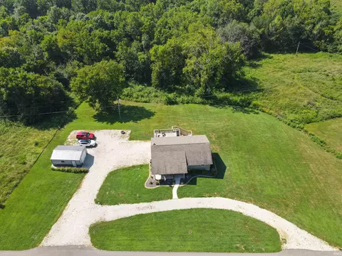 656 Hayes Rd, Bedford, IN 47421 photo 5