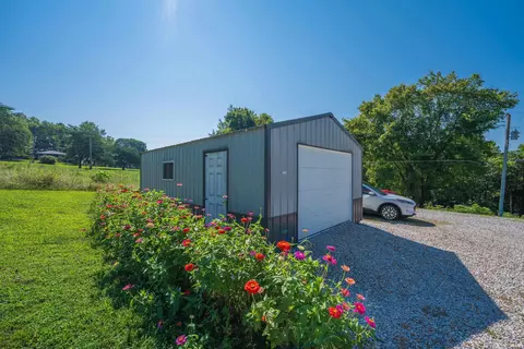 656 Hayes Rd, Bedford, IN 47421 photo 29