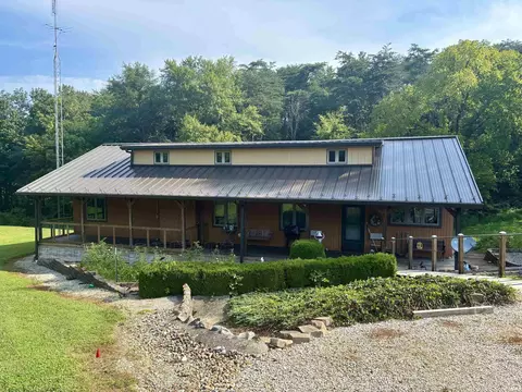 2617 E Sr 64, Winslow, IN 47598