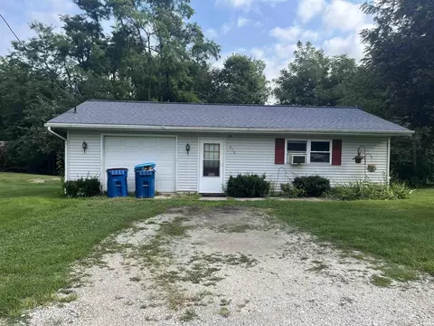 210 W Railroad St, Etna Green, IN 46524