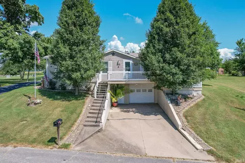 320 11th St, Grandview, IN 47615