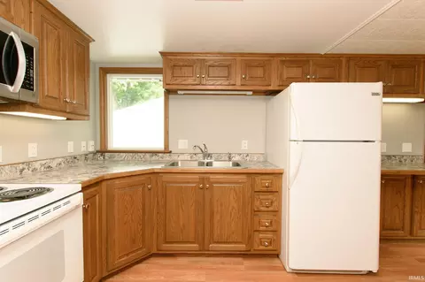 208 Washington Ave, Peru, IN 46970 photo 9