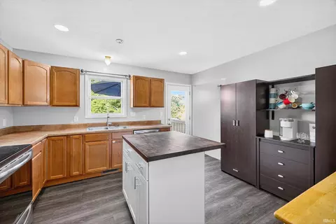 Kitchen - 7100 W Drift Ct, Bloomington, IN 47404 photo 2 of 2