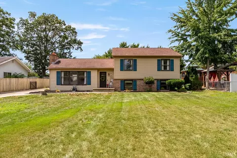 54 Fairlane Dr, Warsaw, IN 46580