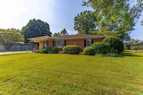 5817 Green Meadow Rd, Evansville, IN 47715