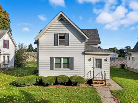 420 W Maple St, Waterloo, IN 46793 photo 1
