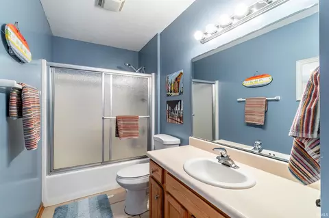 Bath - 9613 Shellbrook Dr, Fort Wayne, IN 46835 photo 3 of 3