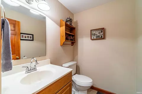 Bath - 9613 Shellbrook Dr, Fort Wayne, IN 46835 photo 2 of 3