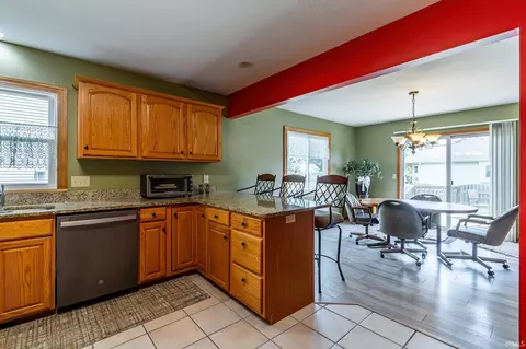 Kitchen - 9613 Shellbrook Dr, Fort Wayne, IN 46835 photo 3 of 3