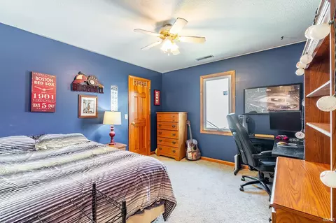 Bedroom - 9613 Shellbrook Dr, Fort Wayne, IN 46835 photo 6 of 6
