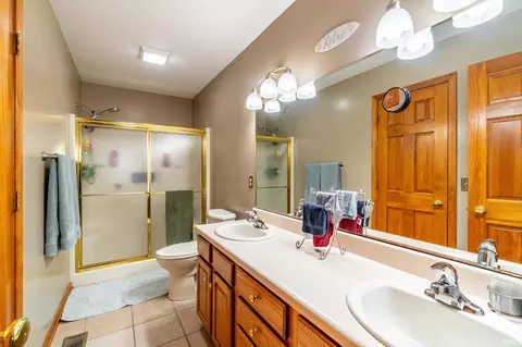 Bath - 9613 Shellbrook Dr, Fort Wayne, IN 46835 photo 1 of 3