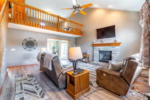 Living - 9613 Shellbrook Dr, Fort Wayne, IN 46835 photo 1 of 3