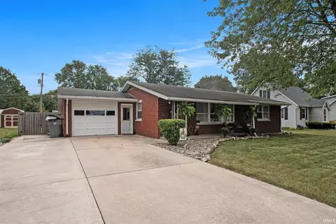 1206 S 12th St, Goshen, IN 46526