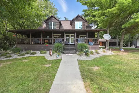 8198 W Harbour Dr, Kimmell, IN 46760