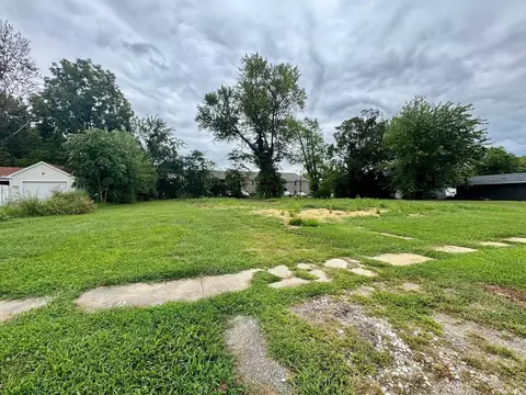 610 Emerson St, Princeton, IN 47670