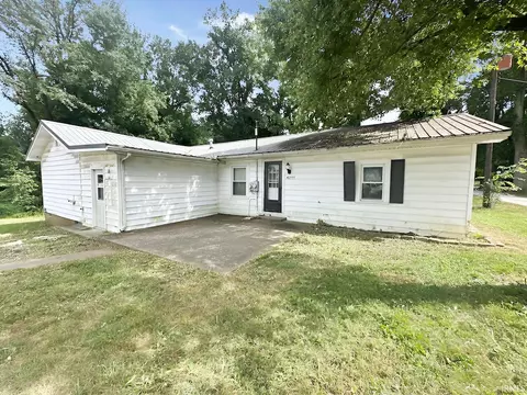 6855 Lakeside Ln, Evansville, IN 47712