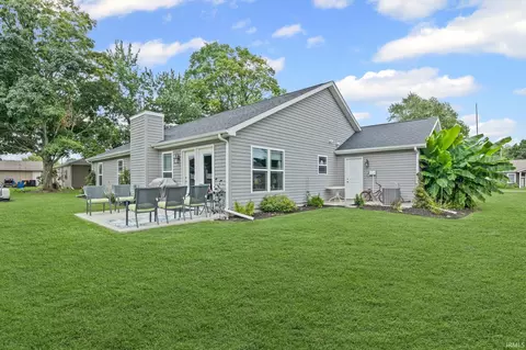 127 E Vine St, Delphi, IN 46923 photo 4