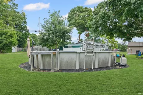127 E Vine St, Delphi, IN 46923 photo 3