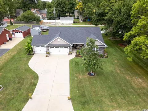 127 E Vine St, Delphi, IN 46923 photo 8