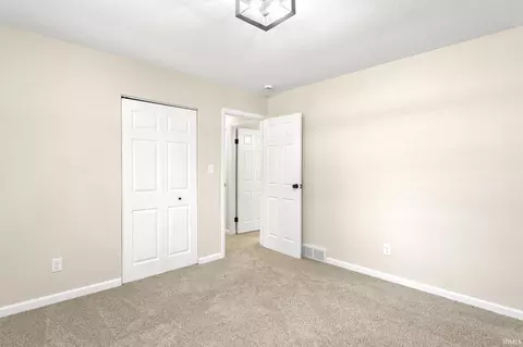 15278 Montecito Dr, Granger, IN 46530 photo 12