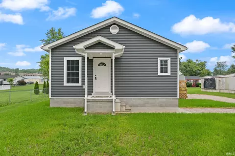 462 W Wilson St, Paoli, IN 47454