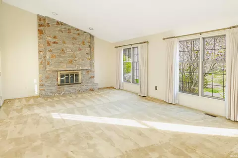 2228 E Cape Cod Dr, Bloomington, IN 47401 photo 7