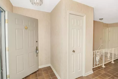 2228 E Cape Cod Dr, Bloomington, IN 47401 photo 6