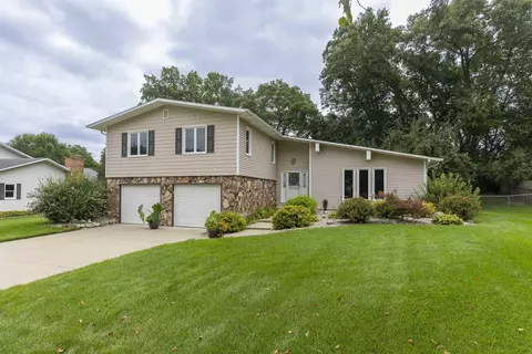51098 Creek Haven Dr, Elkhart, IN 46514