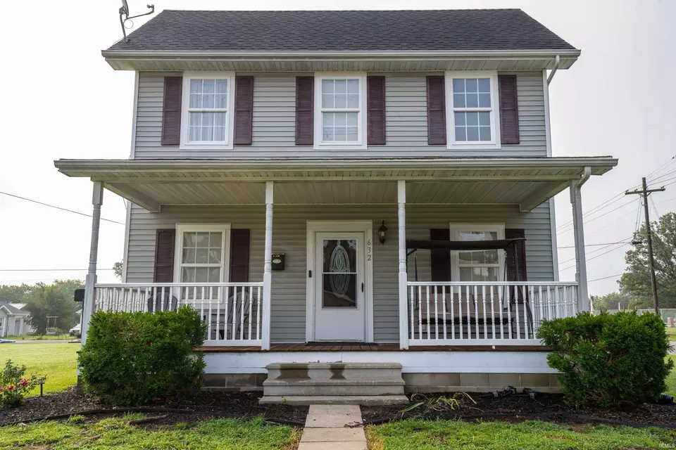 Exterior - 632 S 11th St, Vincennes, IN 47591 photo 1 of 5