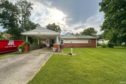 2716 N 4th St, Terre Haute, IN 47804