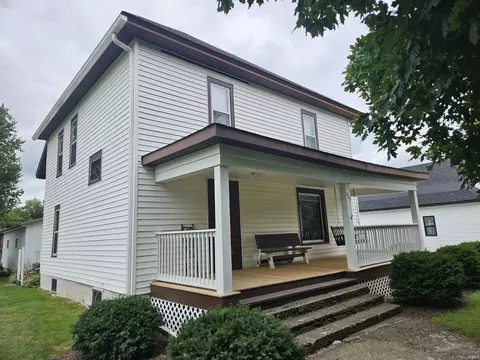 305 N Illinois St, Remington, IN 47977